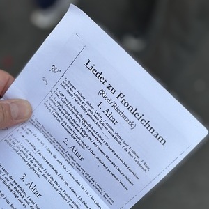 Traditionelle Gesänge bei der Prozession