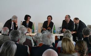 V. l.: Landeshauptmann Dr. Josef Pühringer, Dr.in Ulrike Knall-Brskovsky (Landeskonservatorin für OÖ), Mag.a Monika Heilmann (Leiterin Abteilung Pfarrgemeinde und Spiritualität), MMMag. Hubert Nitsch (Kunstreferent und Diözesankonservator) und Mag. R