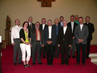 von links: Spiritual Mally, Margit Maier, Regens Hintermaier, Direktor Mühlberger, Weihbischof Leichtfried, Rektor Wagner, Bischofsvikar Schrittwieser, P. Kettner SDB, P. Vösl SDB, Franz Bierbaumer, Walter Klappbacher, Rektor Erwin Neumayer, Regens R